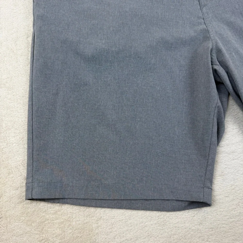 Travis Mathew Mens Grey Heathered Performance Golf Shorts Size 38 Stretch 10